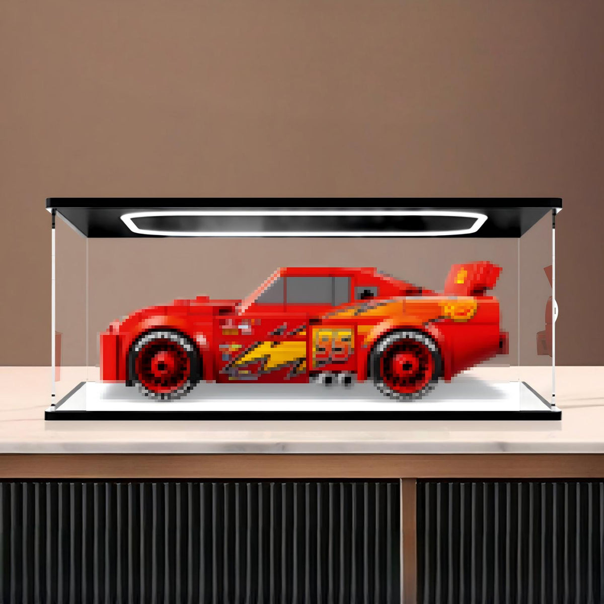 LEGO 77255 Lightning McQueen Vitrine d'affichage en acrylique miroir avec anneau lumineux et fond imprimé UV - Présentoir anti-poussière