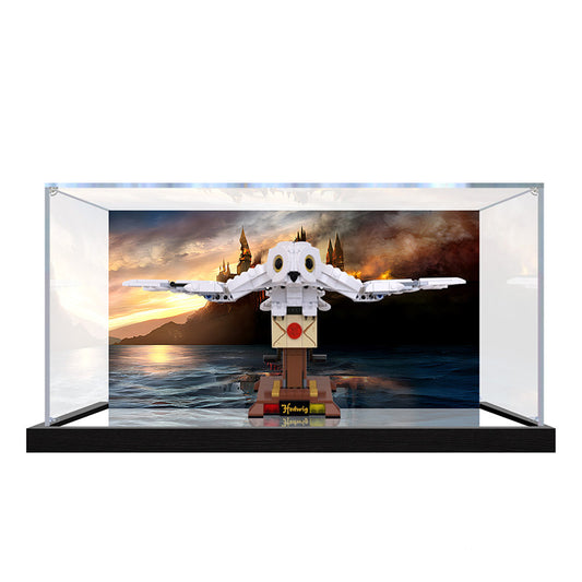 Acrylic Display Case for LEGO 75979 Hedwig, with Themed Printed Background & Dustproof Box