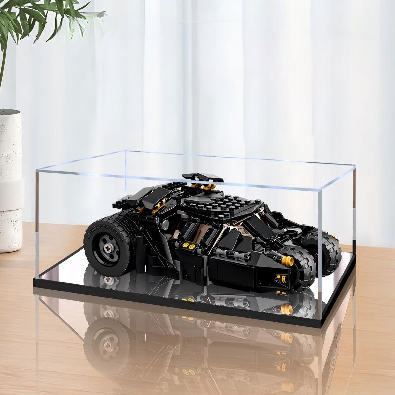 LEGO 76239 Batmobile Tumbler: Scarecrow Showdown Spiegel-Acryl-Vitrine mit Ringlicht & UV-bedrucktem Hintergrund - Staubdichte Ausstellungsvitrine