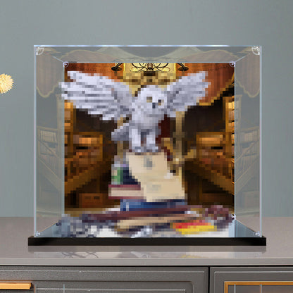 Acrylic Display Case for LEGO 76391 Hogwarts Icons - Collectors' Edition, with Themed Printed Background & Dustproof Box