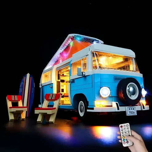 LEGO 10279 Volkswagen T2 Camper Van Spejl Akryl Udstillingskasse med Ringlys & UV-printet Baggrund - Støvtæt Vitrine