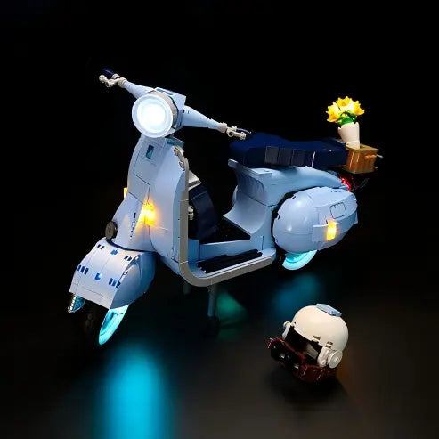 LEGO 10298 Vespa 125 Vetrina Acrilica con Specchio con Anello Luminoso e Sfondo UV-Printed - Vetrina Antipolvere