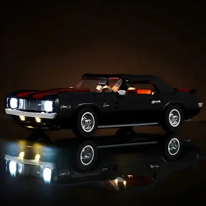 LEGO 10304 Chevrolet Camaro Z28 Caixa de Exibição Acrílica com Luz de Anel e Fundo Impresso em UV - Vitrine à Prova de Poeira
