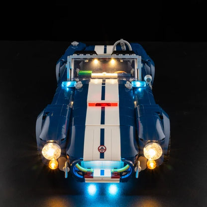 LEGO 10357 Shelby Cobra 427 S/C Spiegel Acryl Display Case met Ringlicht & UV-Geprinte Achtergrond - Stofvrije Vitrine
