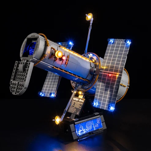 LEGO 11382 Hubble-Weltraumteleskop-Spiegel-Acryl-Vitrinenbox mit Ringlicht & UV-bedrucktem Hintergrund - Staubgeschützte Vitrine