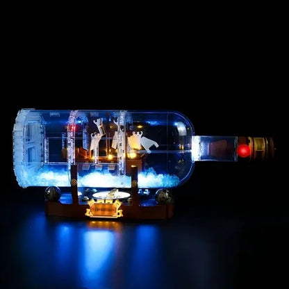 LEGO 21313 Schiff in einer Flasche Spiegel Acryl Vitrine - Staubdichte Präsentationsvitrine