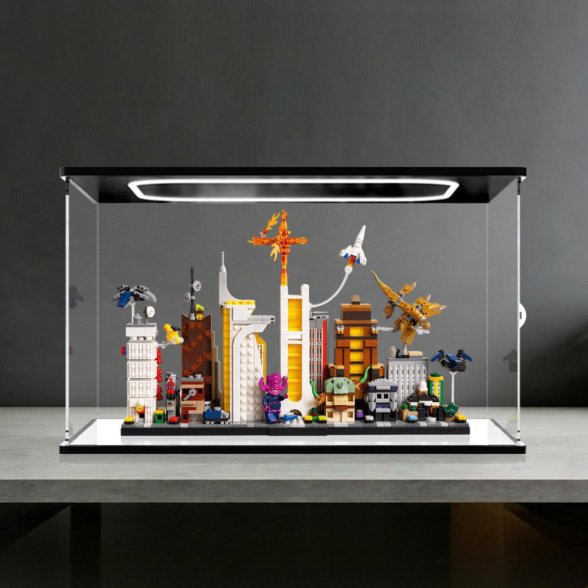 LEGO 67006 The Marvel Skyline display case with white ring light