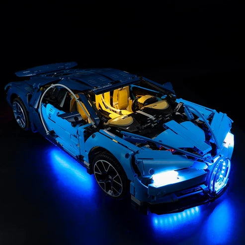 LEGO 42083 Bugatti Chiron Vitrine aus Acryl mit Ringlicht & UV-bedrucktem Hintergrund – Staubschutz-Schaukasten