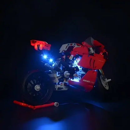 LEGO 42107 Ducati Panigale V4 R Spiegel Vitrine mit Ringlicht & UV-bedrucktem Hintergrund - Staubdichte Ausstellung
