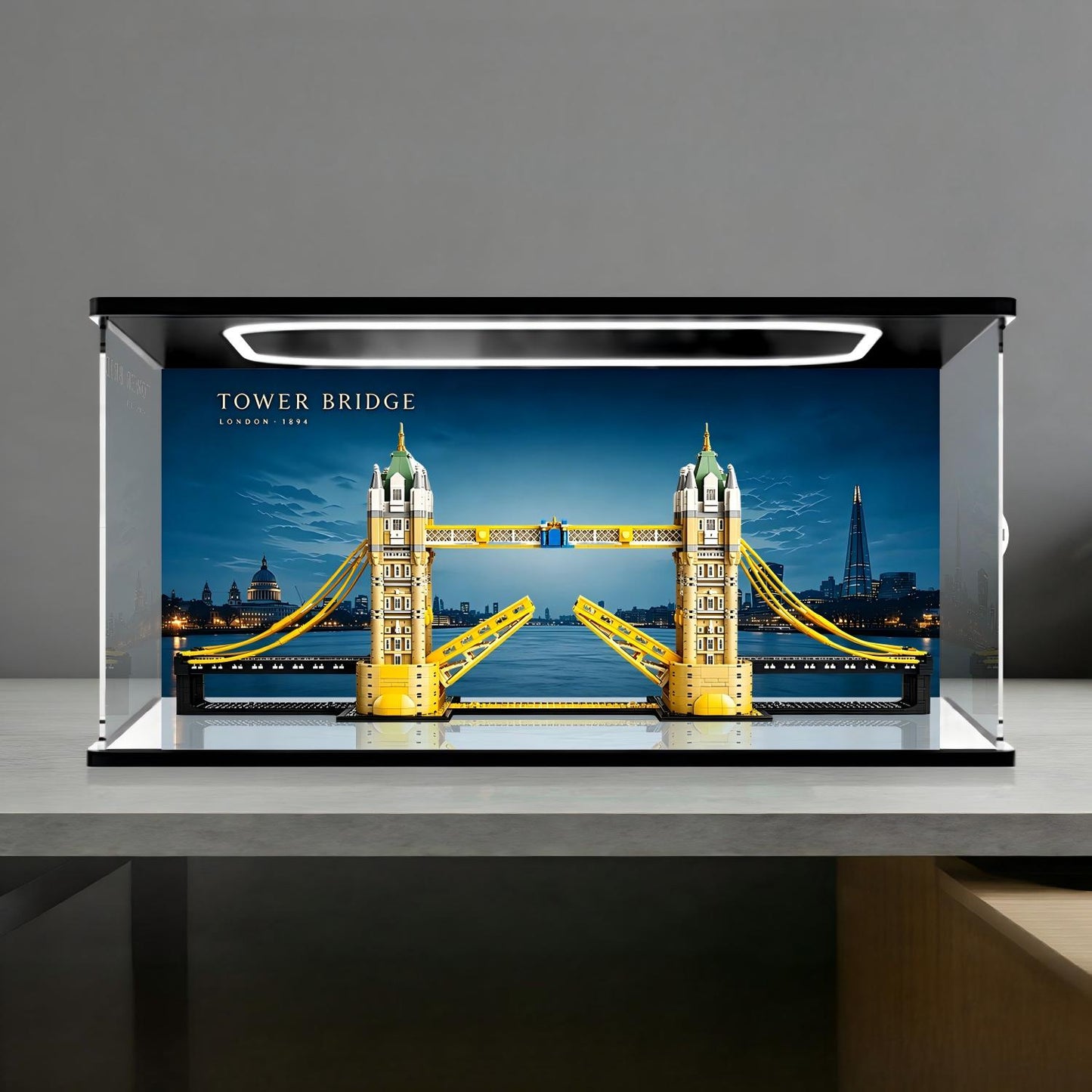 LEGO 21067 London Tower Bridge Mirror Display Case with Ring Light and Themed Background
