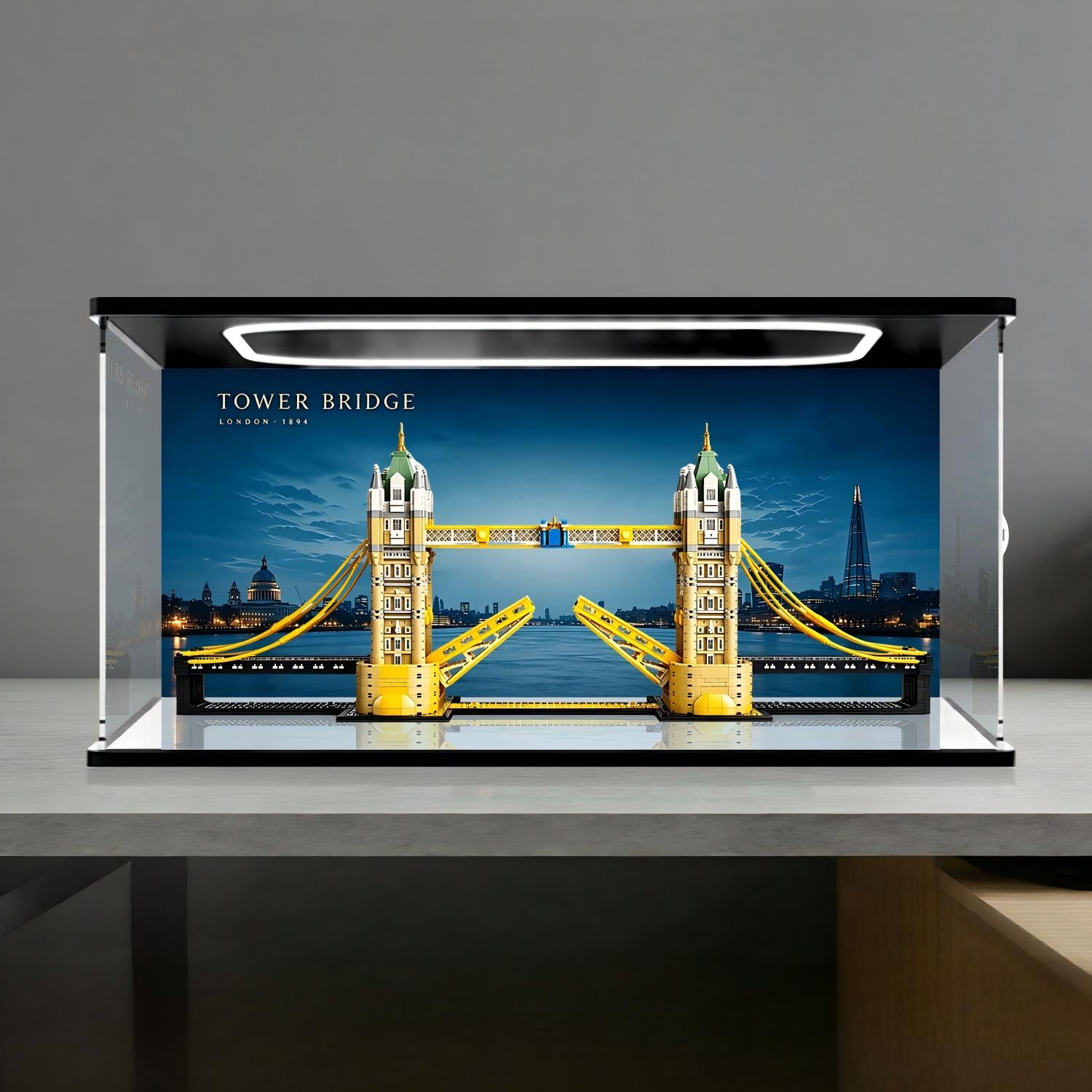 LEGO 21067 London Tower Bridge Mirror Display Case with Ring Light and Themed Background