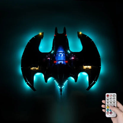 LEGO 76161 1989 Batwing Vetrina Espositiva in Acrilico con Specchio, Anello Luminoso e Sfondo Stampato UV - Vetrina Antipolvere