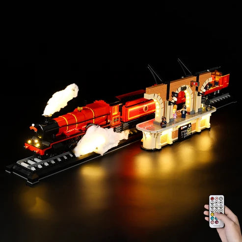 LEGO 76405 Poudlard Express - Édition Collectionneurs - Vitrine de Présentation en Acrylique Miroir avec Anneau Lumineux et Fond UV - Coffret Anti-Poussière