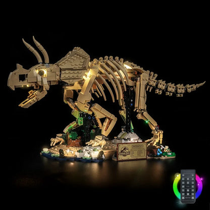 LEGO 77985 Dinosaur Fossils: Triceratops - Vetrina espositiva in acrilico a specchio con anello luminoso e sfondo stampato UV - Espositore antipolvere
