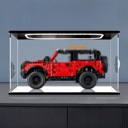 LEGO 42213 Ford Bronco SUV Vitrine de Exibição em Acrílico com Espelho, Anel de Luz e Fundo Impresso em UV - Vitrine à Prova de Poeira