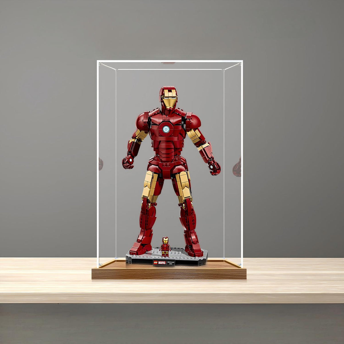 LEGO 76344 Iron Man Mark 3 Collectors' Edition Vitrine de Exibição em Acrílico Espelhado com Anel de Luz e Fundo Impresso em UV - Vitrine à Prova de Poeira