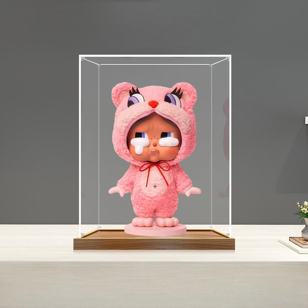 Pop Mart Crybaby 镜面亚克力展示盒，带环形灯和UV印刷背景 - 防尘展示柜