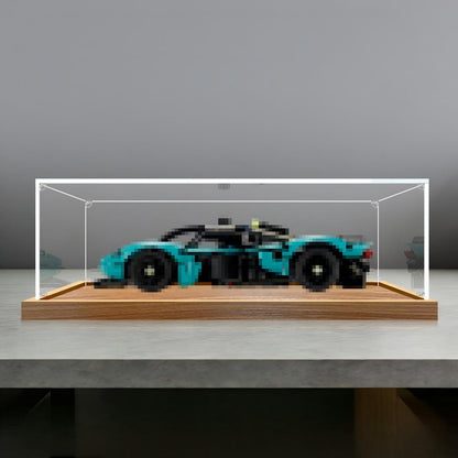 LEGO 42208 Aston Martin Valkyrie Spiegel-Acryl-Vitrine mit Ringlicht & UV-bedrucktem Hintergrund - Staubdichte Präsentationsvitrine