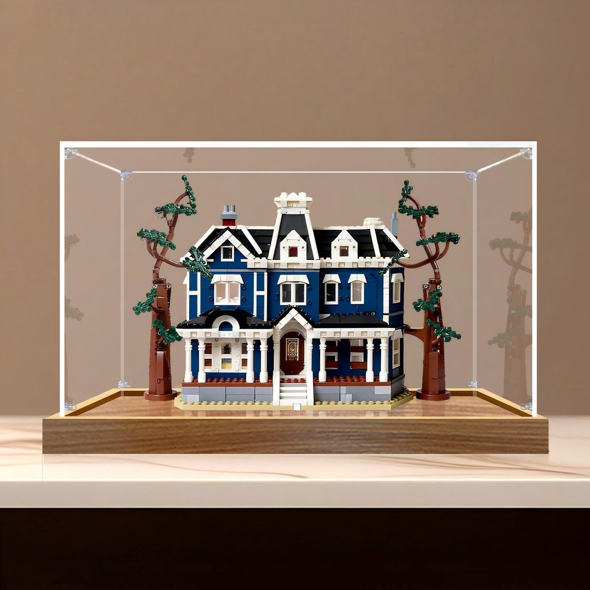 LEGO 11370 The Creel House Mirror Acrylic Display Case with Ring Light & UV-Printed Background - Dustproof Showcase