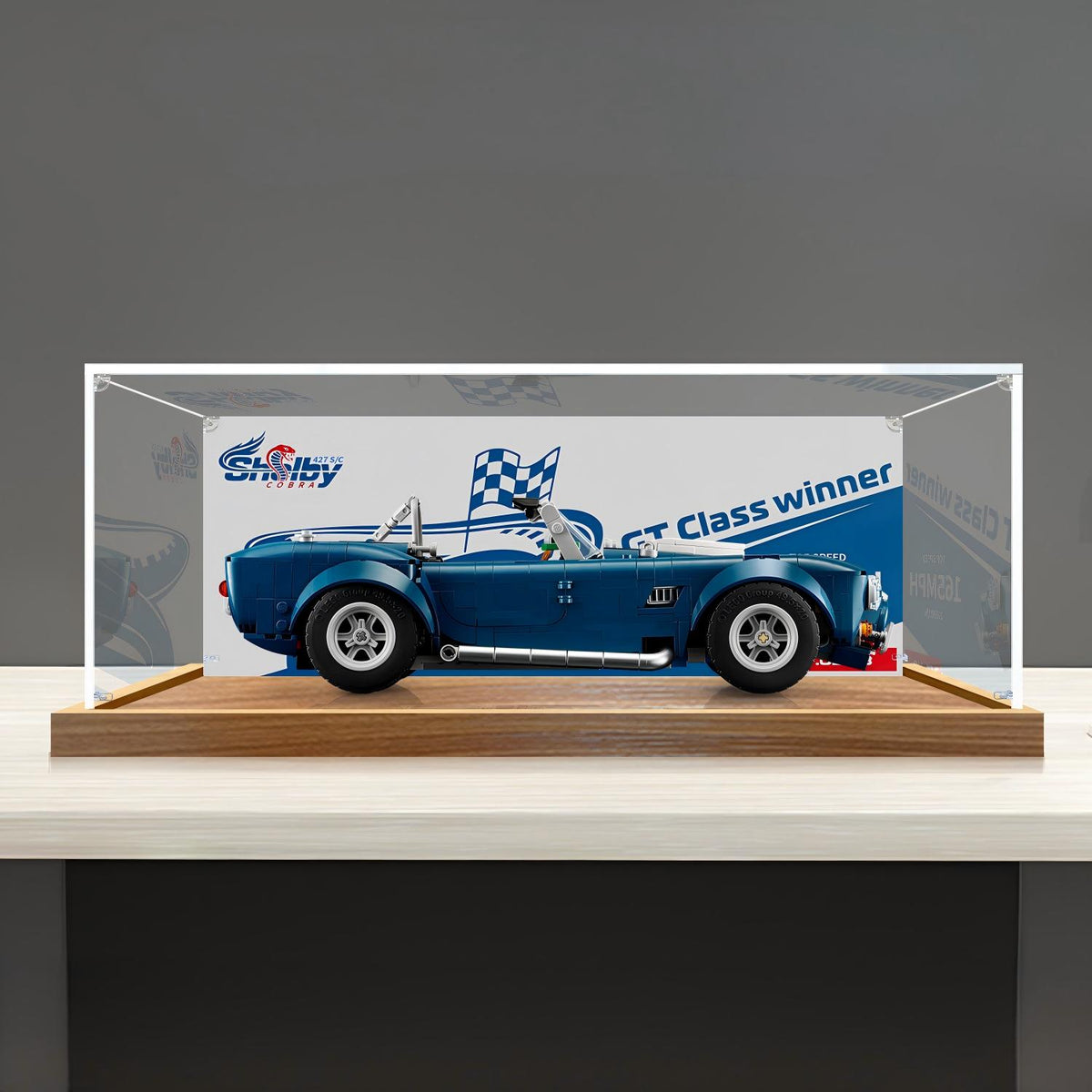 LEGO 10357 Shelby Cobra 427 S/C Spiegel Acryl Display Case met Ringlicht & UV-Geprinte Achtergrond - Stofvrije Vitrine