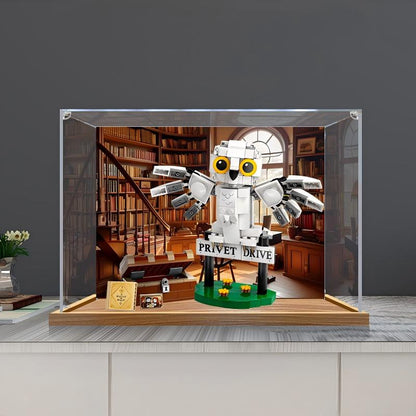 LEGO 76425 Hedwig på 4 Privet Drive Spejl Akryl Display Etui med Ringlys & UV-printet Baggrund - Støvtæt Vitrine