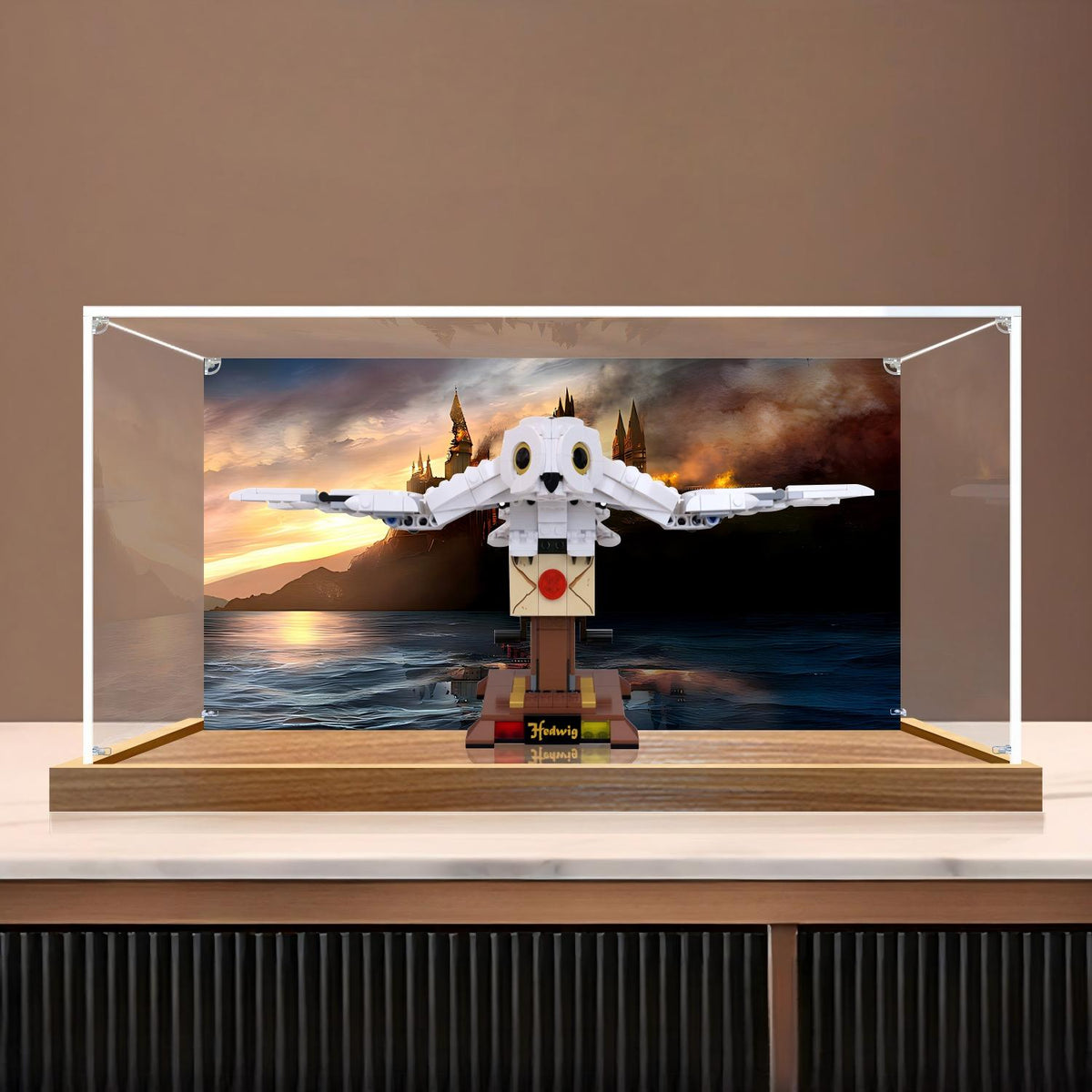 LEGO 75979 Hedwig Mirror Acrylic Display Case with Ring Light & UV-Printed Background - Dustproof Showcase