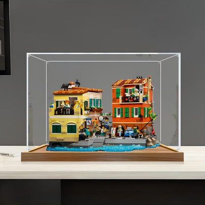 LEGO 21359 Italian Riviera Spiegel-Acryl-Vitrine mit Ringlicht & UV-bedrucktem Hintergrund - Staubdichte Vitrine