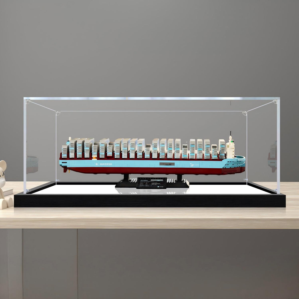 LEGO 40955 Maersk Dual-Fuel Container Vessel Mirror Acrylic Display Case with Ring Light & UV-Printed Background - Dustproof Showcase