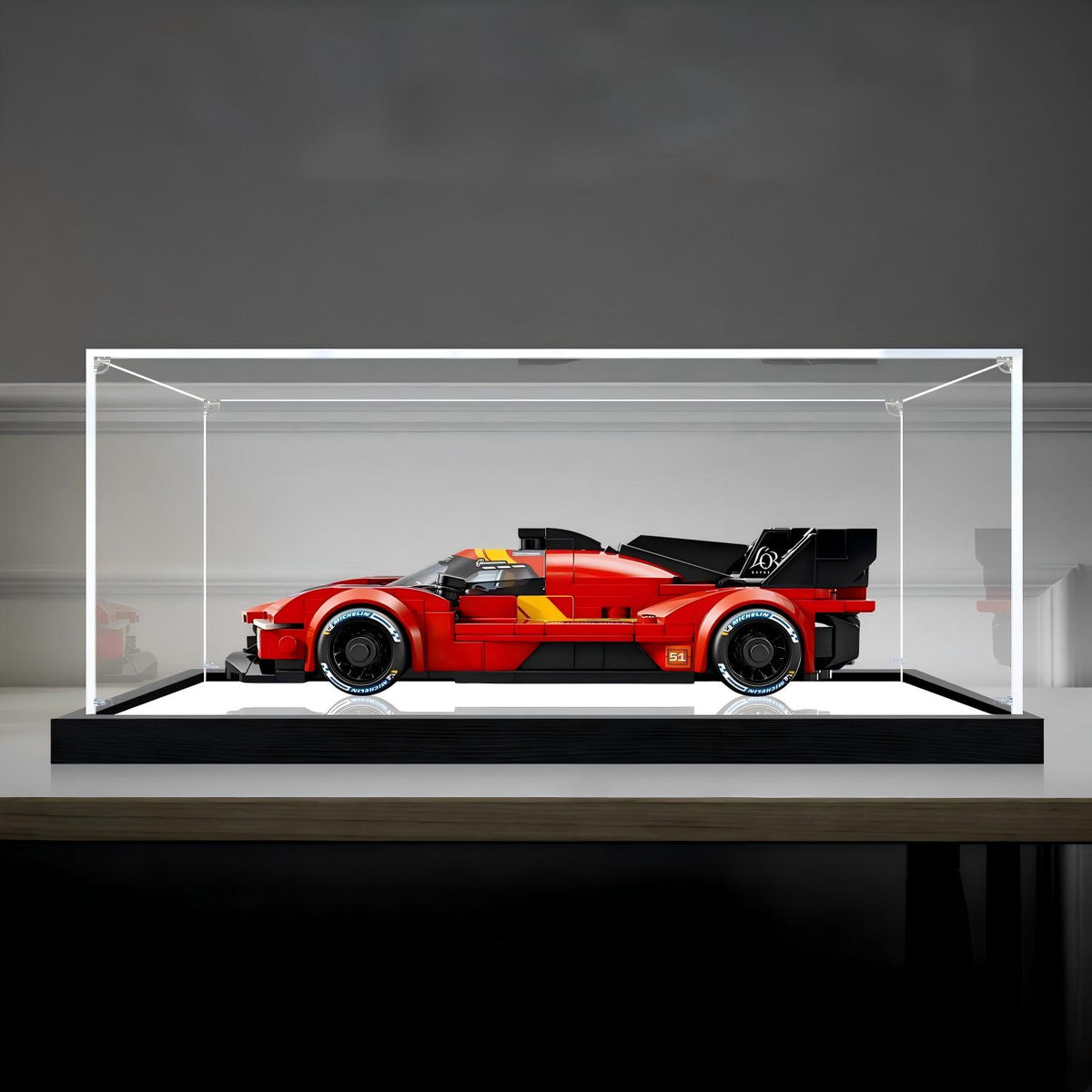 LEGO 77261 Ferrari 499P Vetrina espositiva in acrilico con specchio, luce ad anello e sfondo stampato UV - Espositore antipolvere