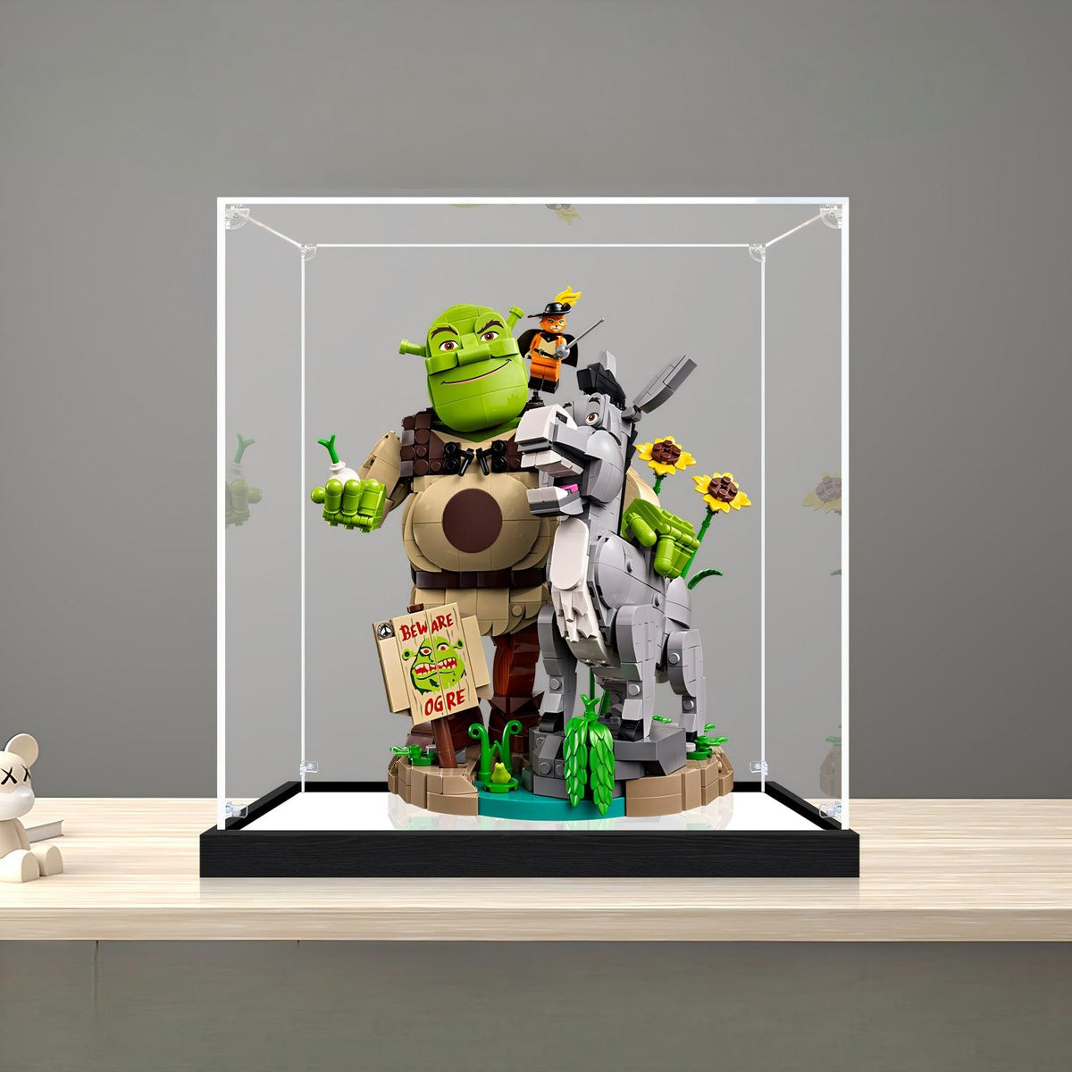 LEGO 72423 Shrek, Burro e Gato de Botas Vitrine de Acrílico com Espelho, Anel de Luz e Fundo Impresso em UV - Vitrine à Prova de Poeira