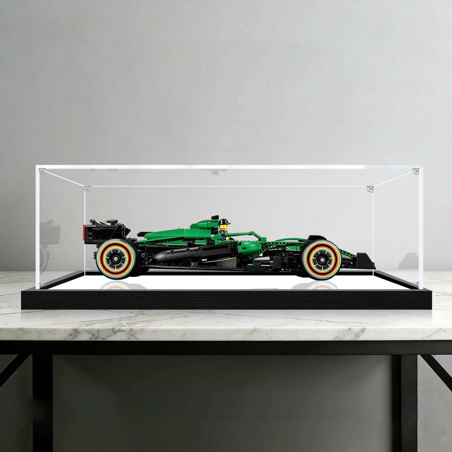 Suitable for LEGO 42240 Aston Martin F1 AMR25 Display Case – Showcase with UV-Printed Background & Mirror Base