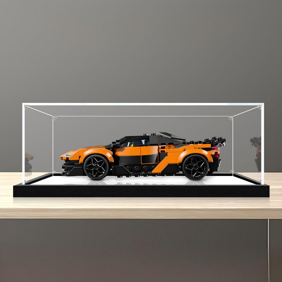LEGO 77257 McLaren W1 Spiegel-Acryl-Vitrine mit Ringlicht & UV-bedrucktem Hintergrund - Staubdichte Präsentationsvitrine