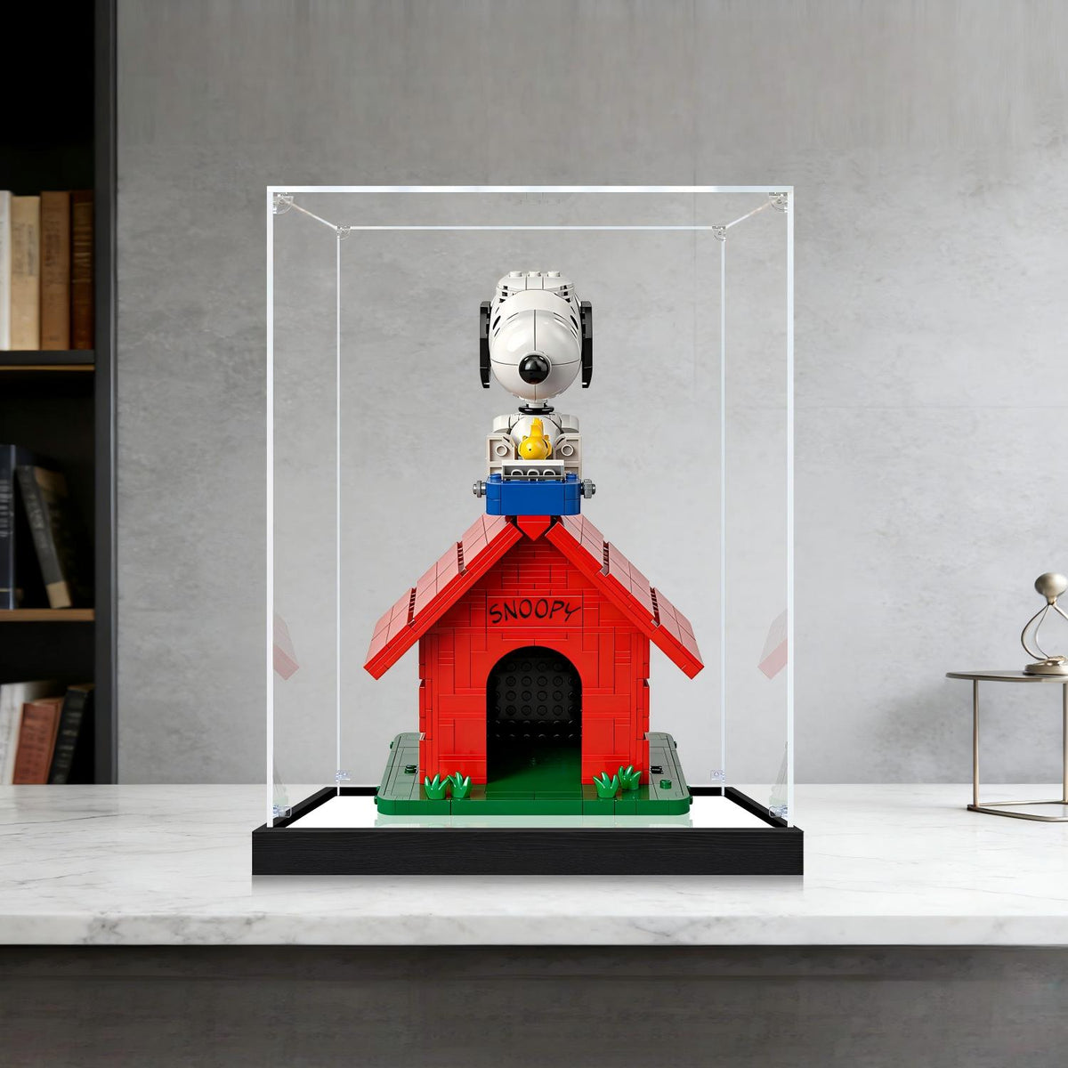 LEGO 21368 Peanuts: Espelho para Casinha do Snoopy com Vitrine de Exibição em Acrílico com Anel de Luz e Fundo Impresso em UV - Vitrine à Prova de Poeira