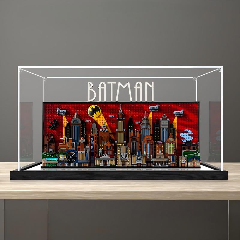 LEGO 76271 Batman: The Animated Series Gotham City Custodia Espositiva in Acrilico con Specchio, Anello Luminoso e Sfondo Stampato UV - Vetrina Antipolvere
