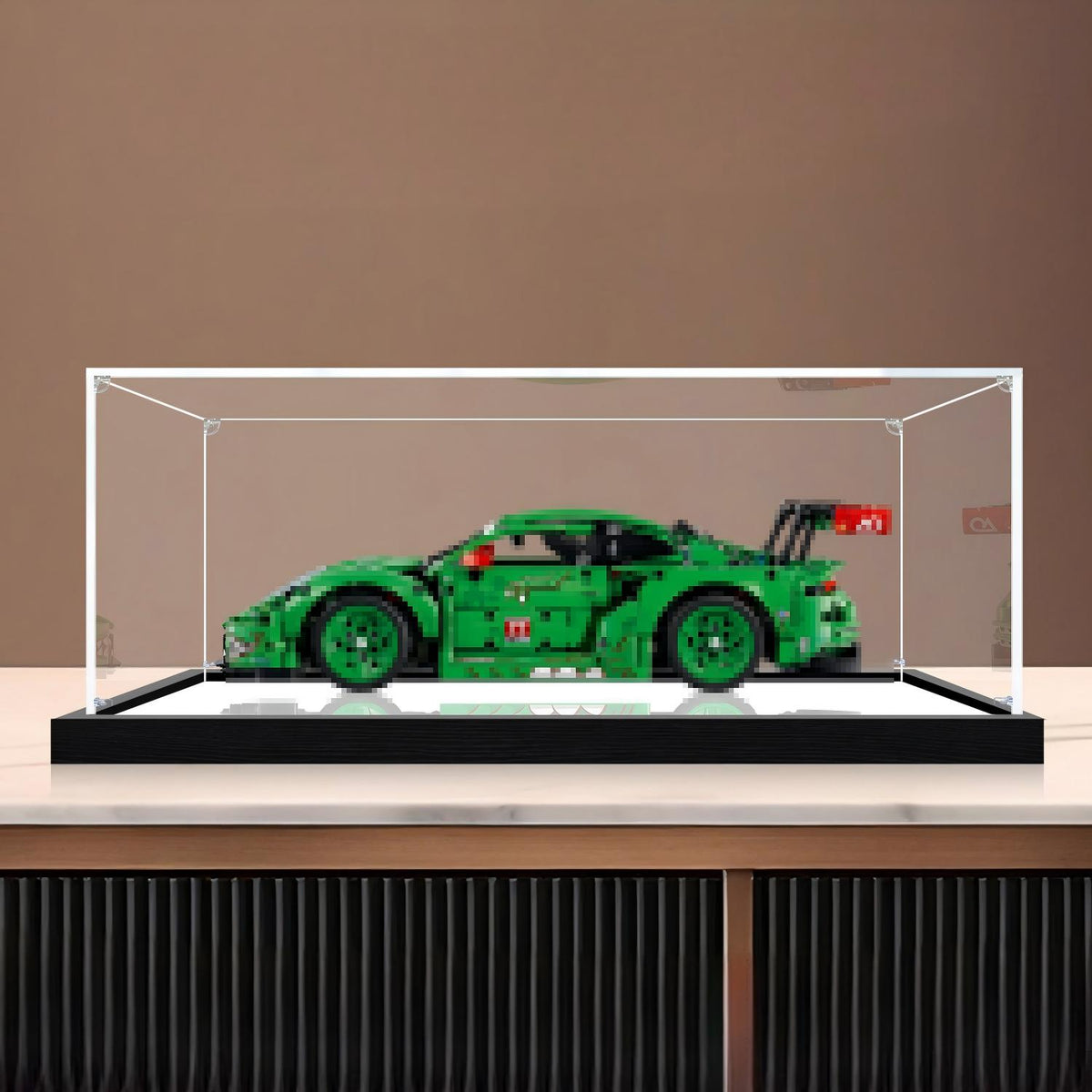 LEGO 42224 Porsche 911 GT3 R REXY AO Racing Vitrine de Exibição em Acrílico Espelhado com Anel de Luz e Fundo Impresso em UV - Vitrine à Prova de Poeira