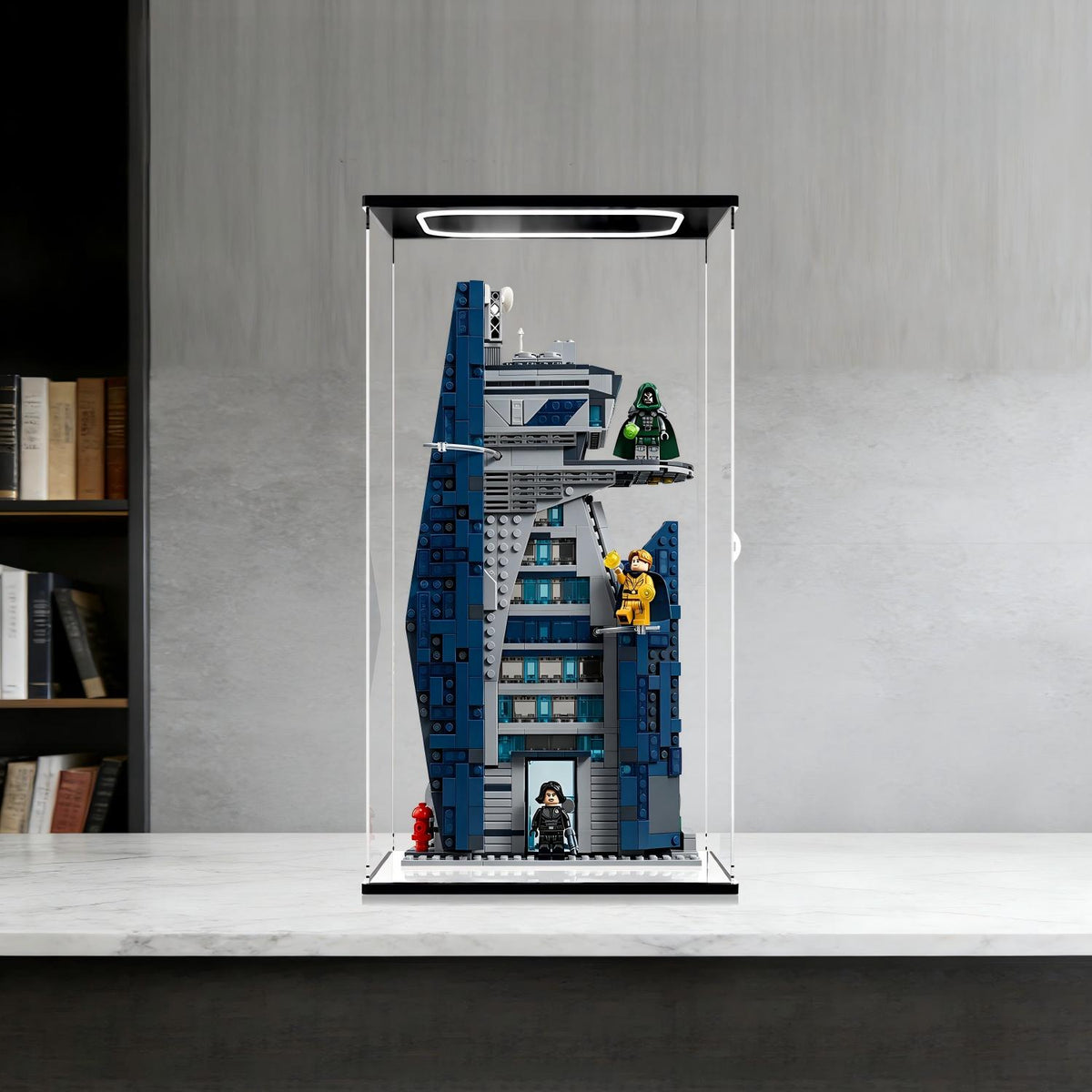 LEGO 76352 Avengers: Doomsday New Avengers Tower Spejl Akryl Udstillingskasse med Ringlys & UV-printet Baggrund - Støvtæt Vitrine