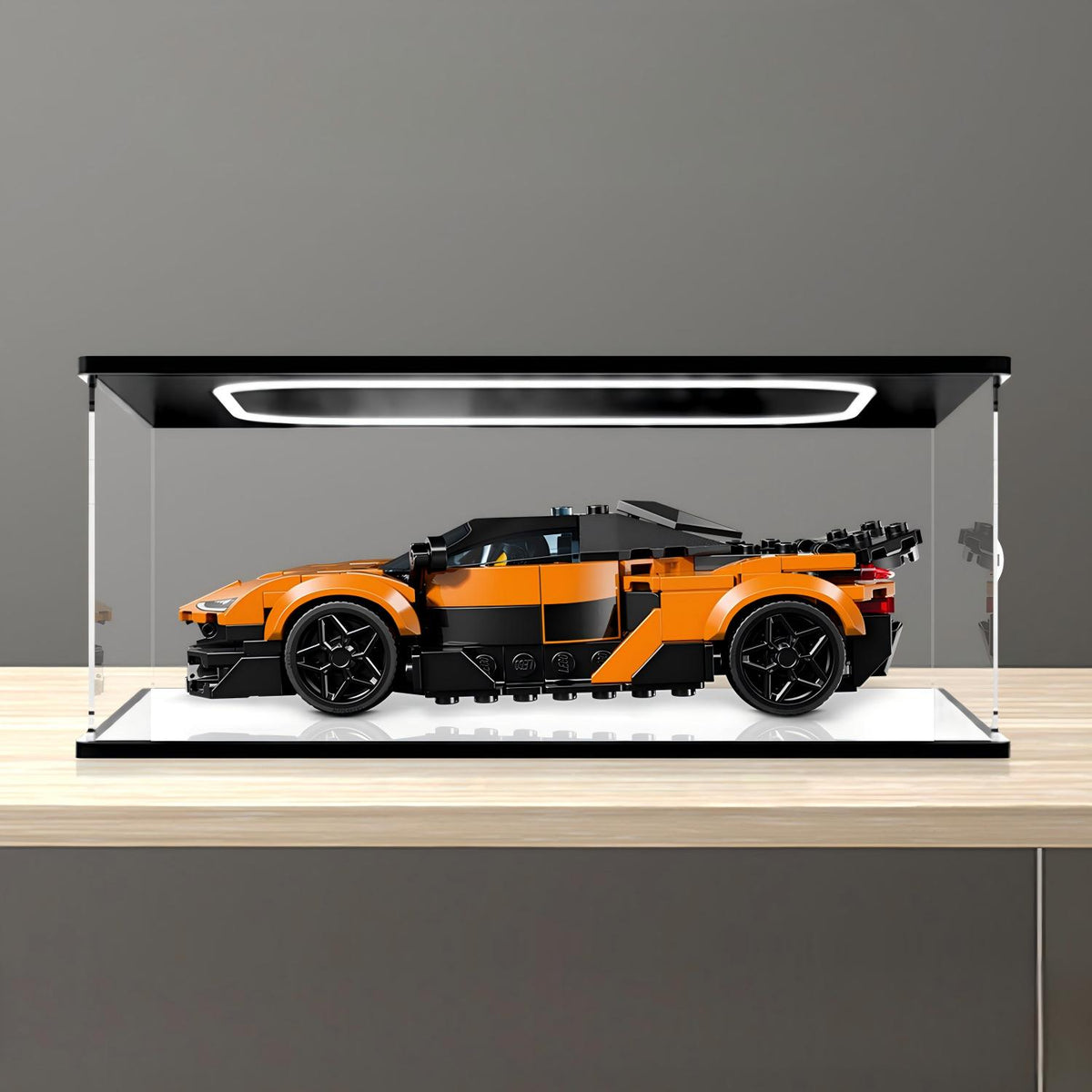 LEGO 77257 McLaren W1 Spiegel-Acryl-Vitrine mit Ringlicht & UV-bedrucktem Hintergrund - Staubdichte Präsentationsvitrine