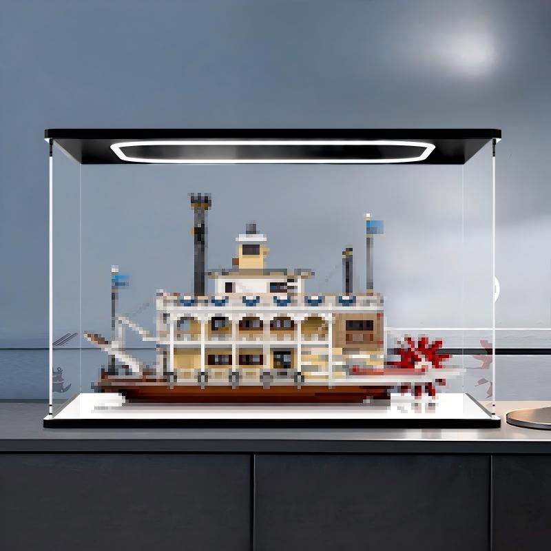 LEGO 21356 River Steamboat Spiegel-Acryl-Vitrine mit Ringlicht & UV-bedrucktem Hintergrund - Staubdichte Vitrine