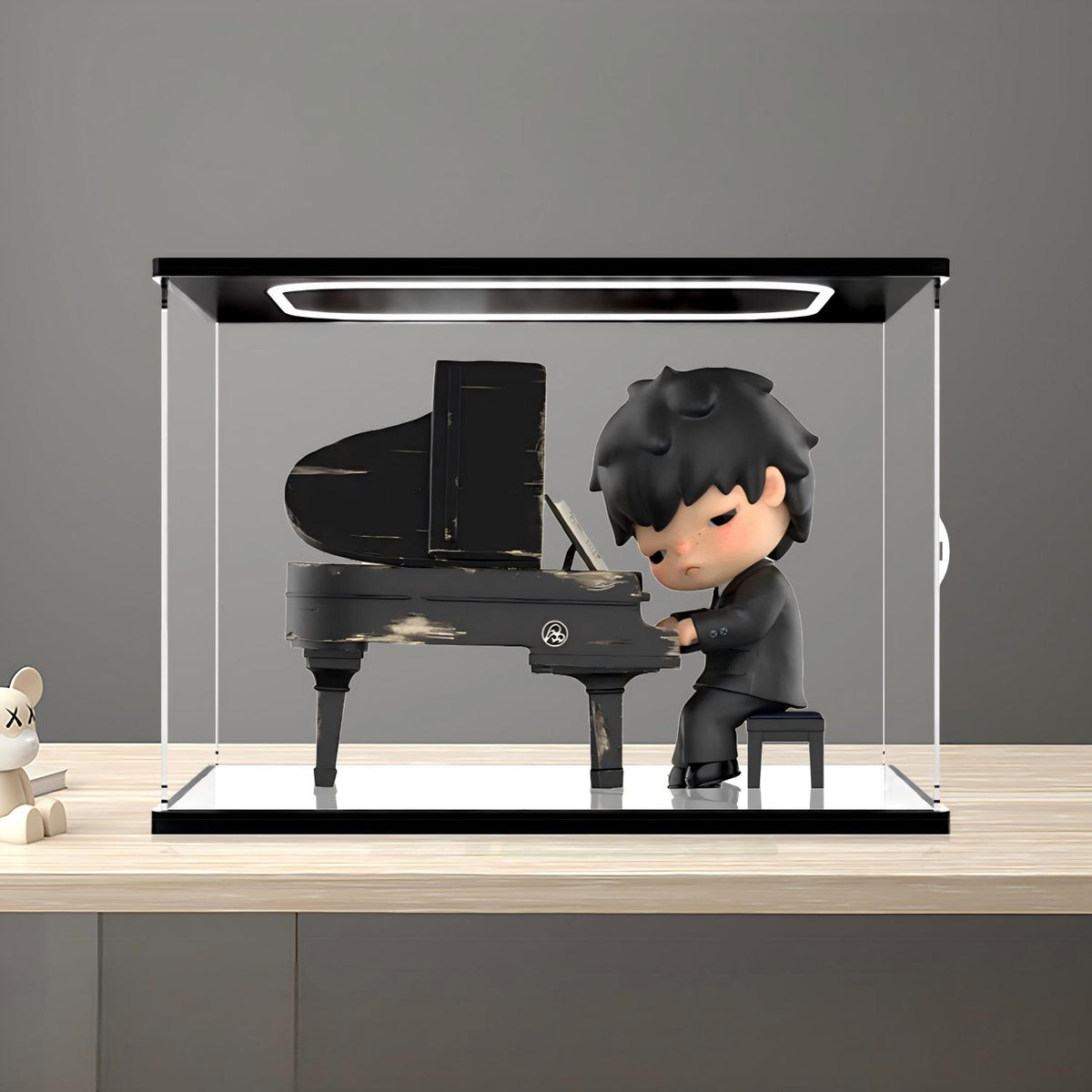 Caixa de Exibição de Acrílico Espelhado da Série Pop Mart Hirono Piano com Luz de Anel e Fundo Impresso em UV - Vitrine à Prova de Poeira