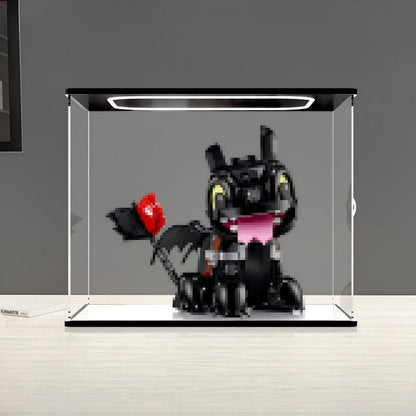 LEGO 10375 驯龙高手：无牙仔 镜面亚克力展示盒 带环形灯和UV印刷背景 - 防尘展示柜