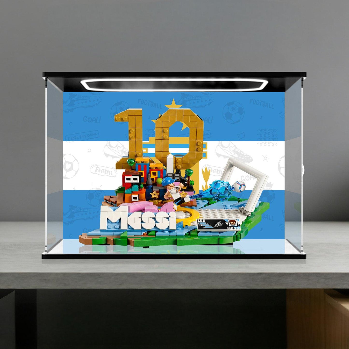 Acryl-Vitrine für LEGO 43011 Disney/Pixar-Modell, mit thematisch bedrucktem Hintergrund und staubdichter Box