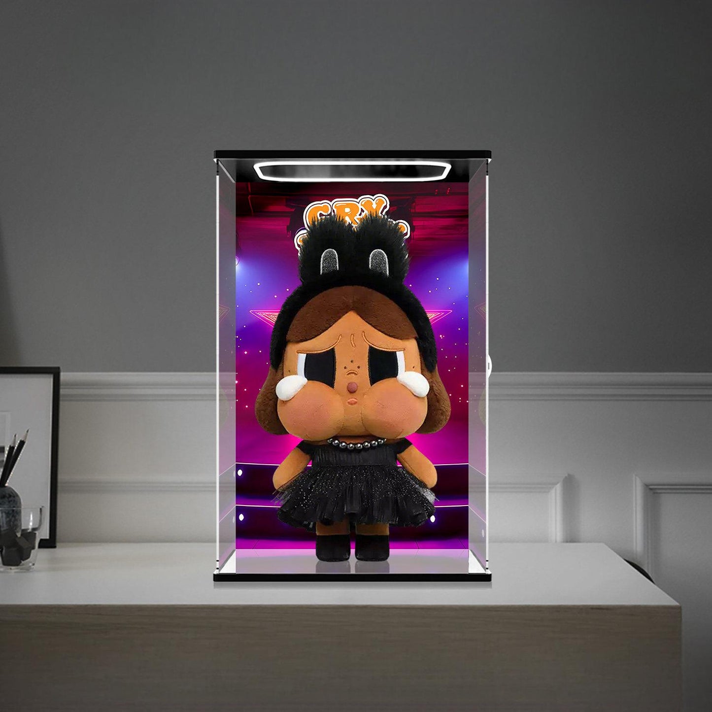 Pop Mart Crybaby Stage Series Mirror Acrylic Display Case with Ring Light & UV-Printed Background - Dustproof Showcase