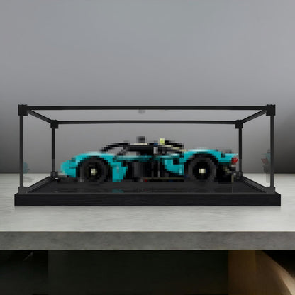 LEGO 42208 Aston Martin Valkyrie Spiegel-Acryl-Vitrine mit Ringlicht & UV-bedrucktem Hintergrund - Staubdichte Präsentationsvitrine