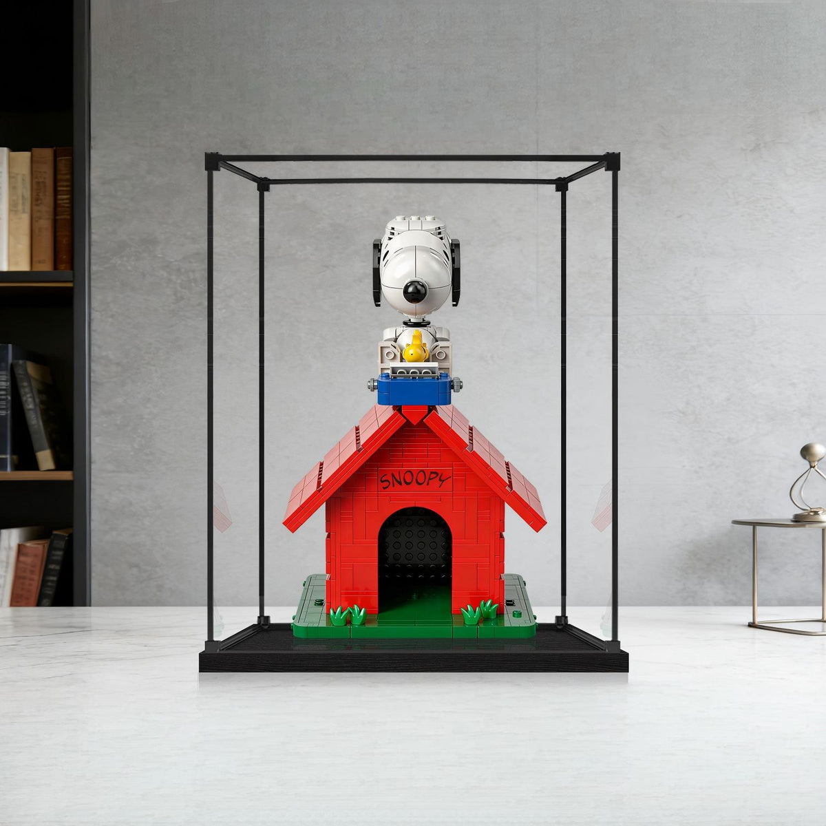 LEGO 21368 Peanuts: Espelho para Casinha do Snoopy com Vitrine de Exibição em Acrílico com Anel de Luz e Fundo Impresso em UV - Vitrine à Prova de Poeira