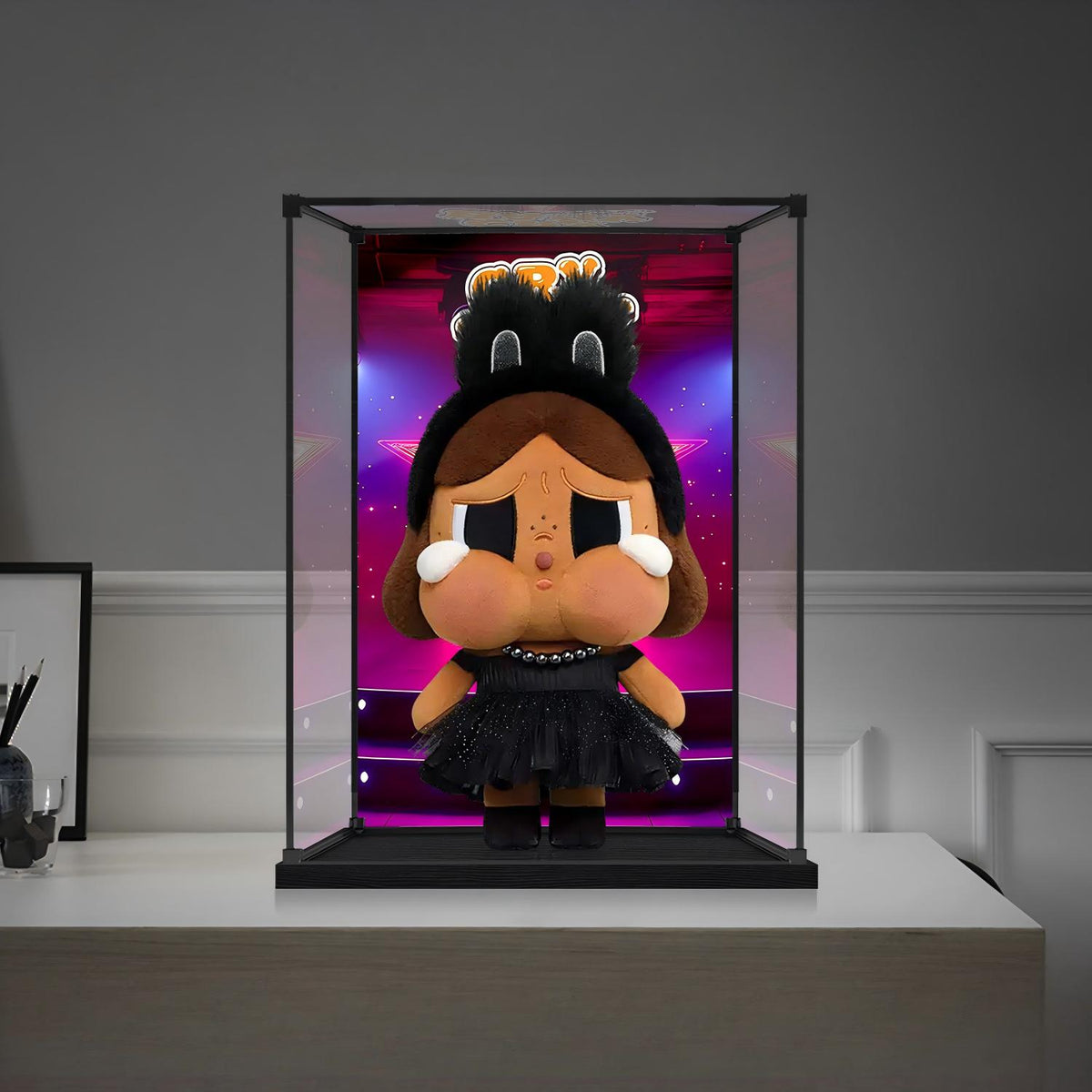 Pop Mart Crybaby Stage Series Mirror Acrylic Display Case with Ring Light & UV-Printed Background - Dustproof Showcase