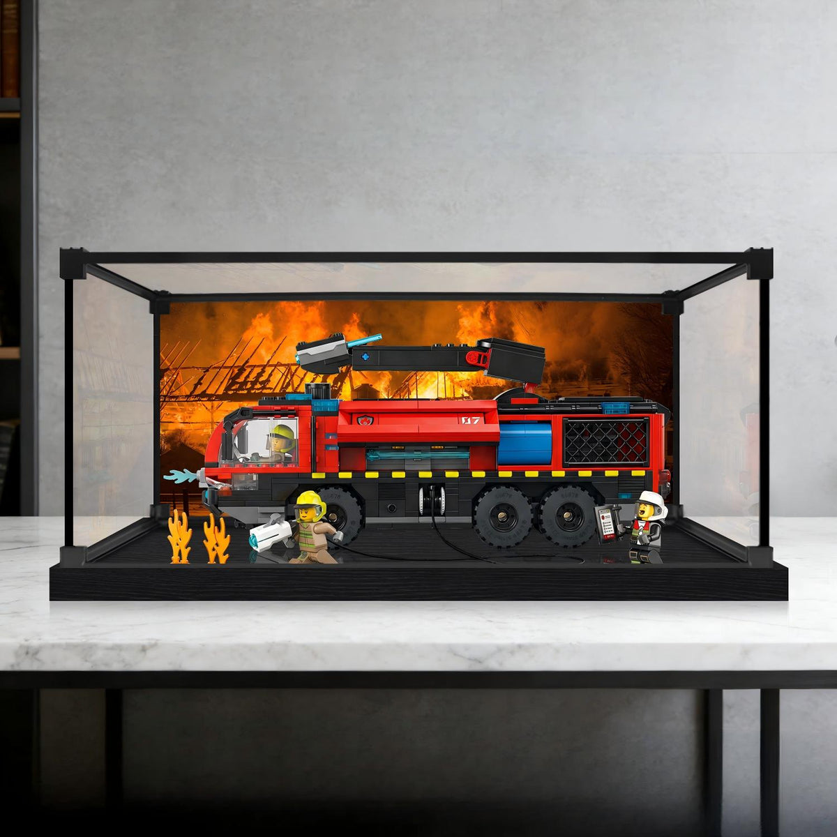 LEGO 60499 Flughafen-Feuerwehrauto Spiegel-Acryl-Vitrine mit Ringlicht & UV-bedrucktem Hintergrund - Staubdichte Vitrine