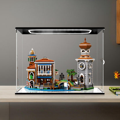LEGO 11388 Venetian Neighbourhood display case with white ring light